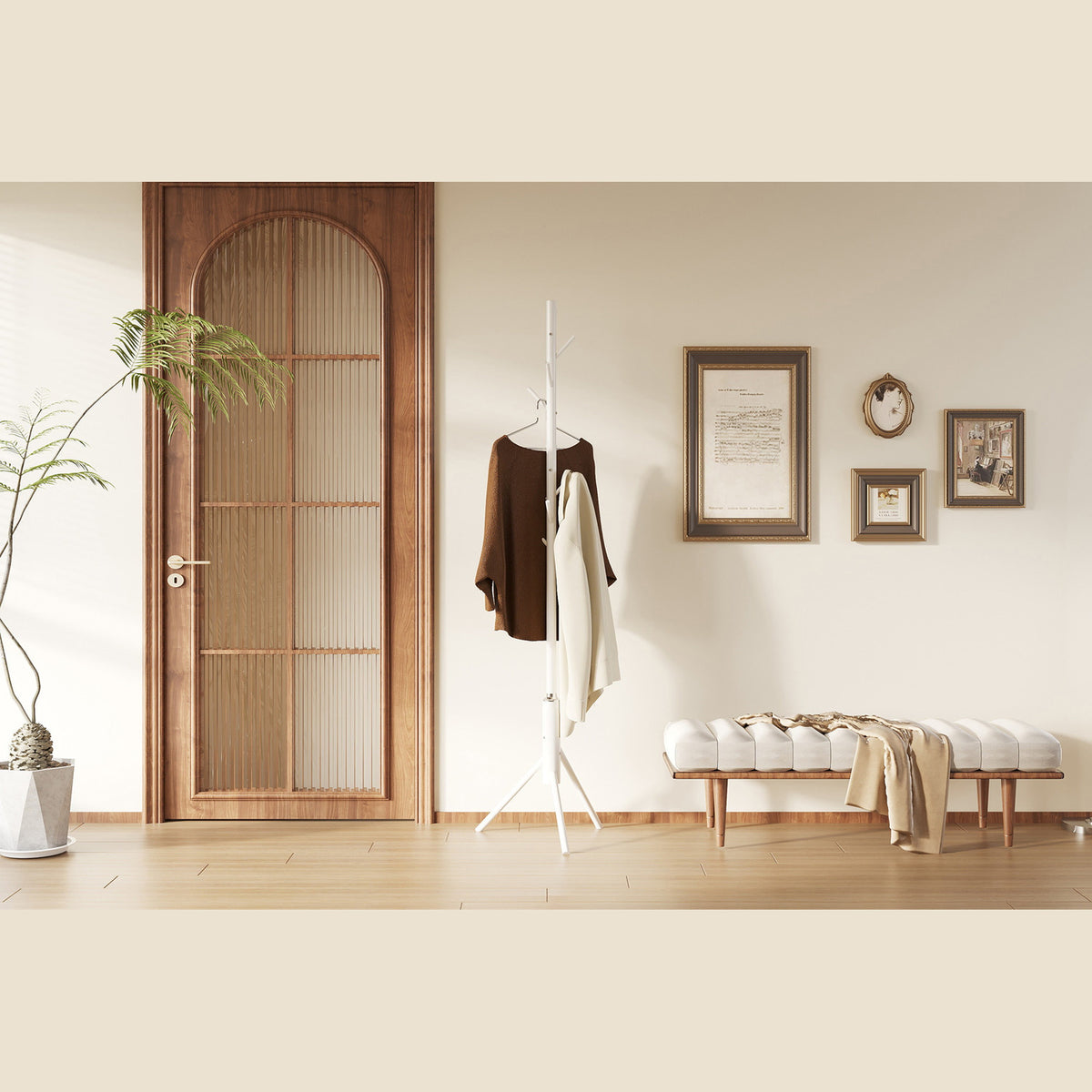 Porte-manteaux Kassie — Sur pied