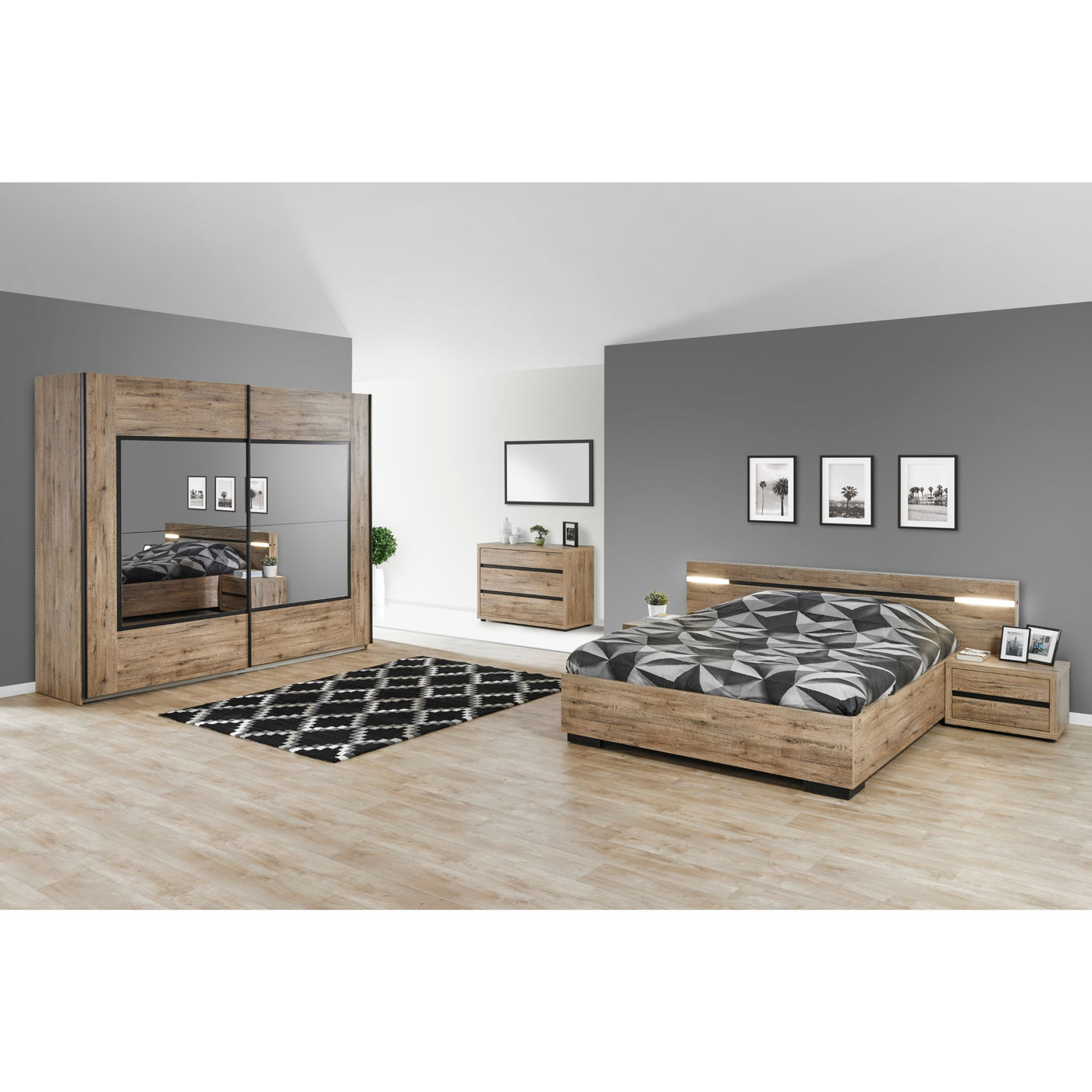 Chambre Olivia SCARLET OAK en ambiance lumineuse : armoire coulissante miroir, lit double avec chevets et commode 3 tiroirs
