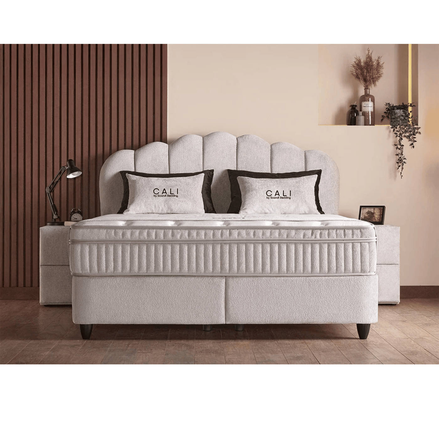 Lit Cali — Boxspring velours à tête galbée