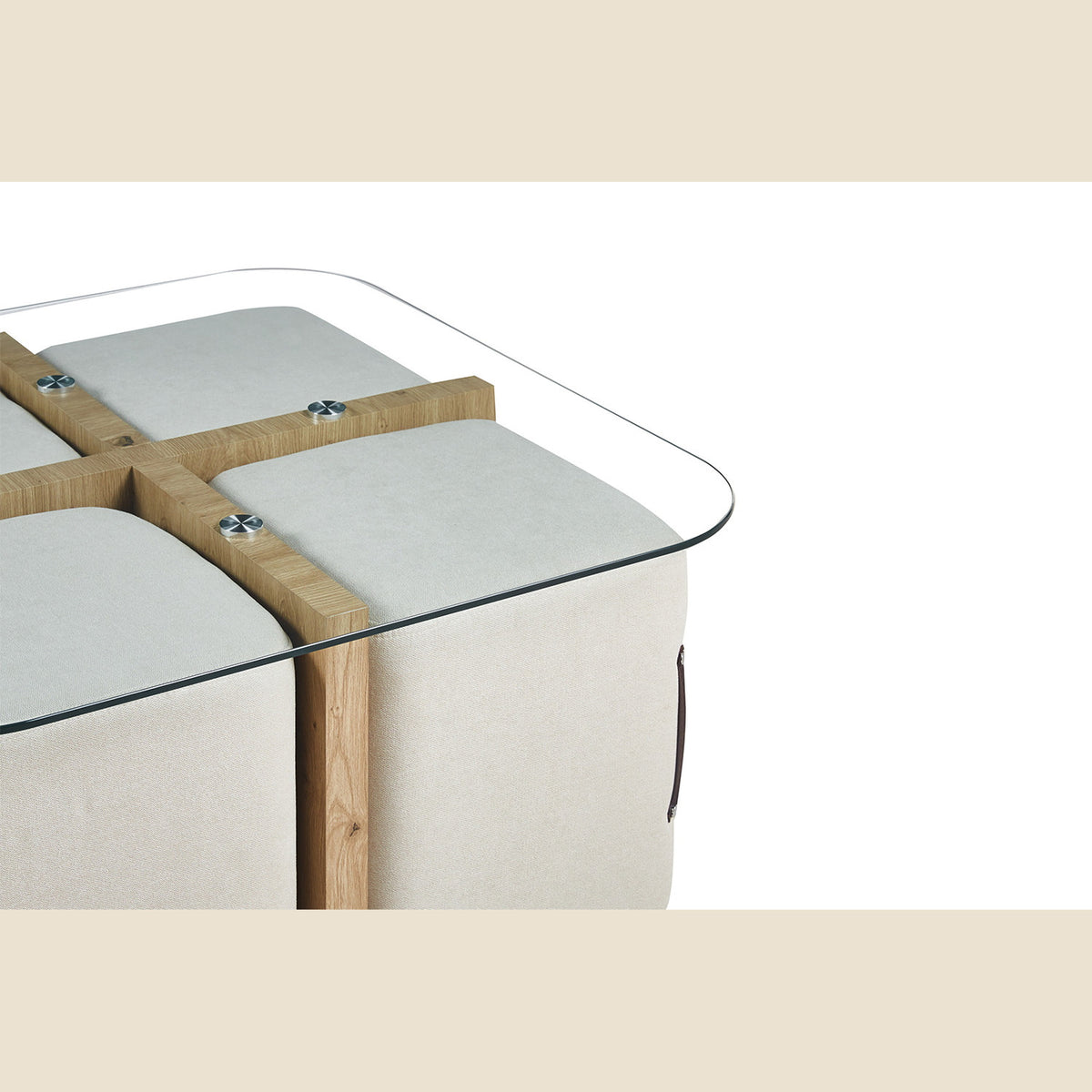 Table basse Shana avec 4 poufs — Verre & chêne