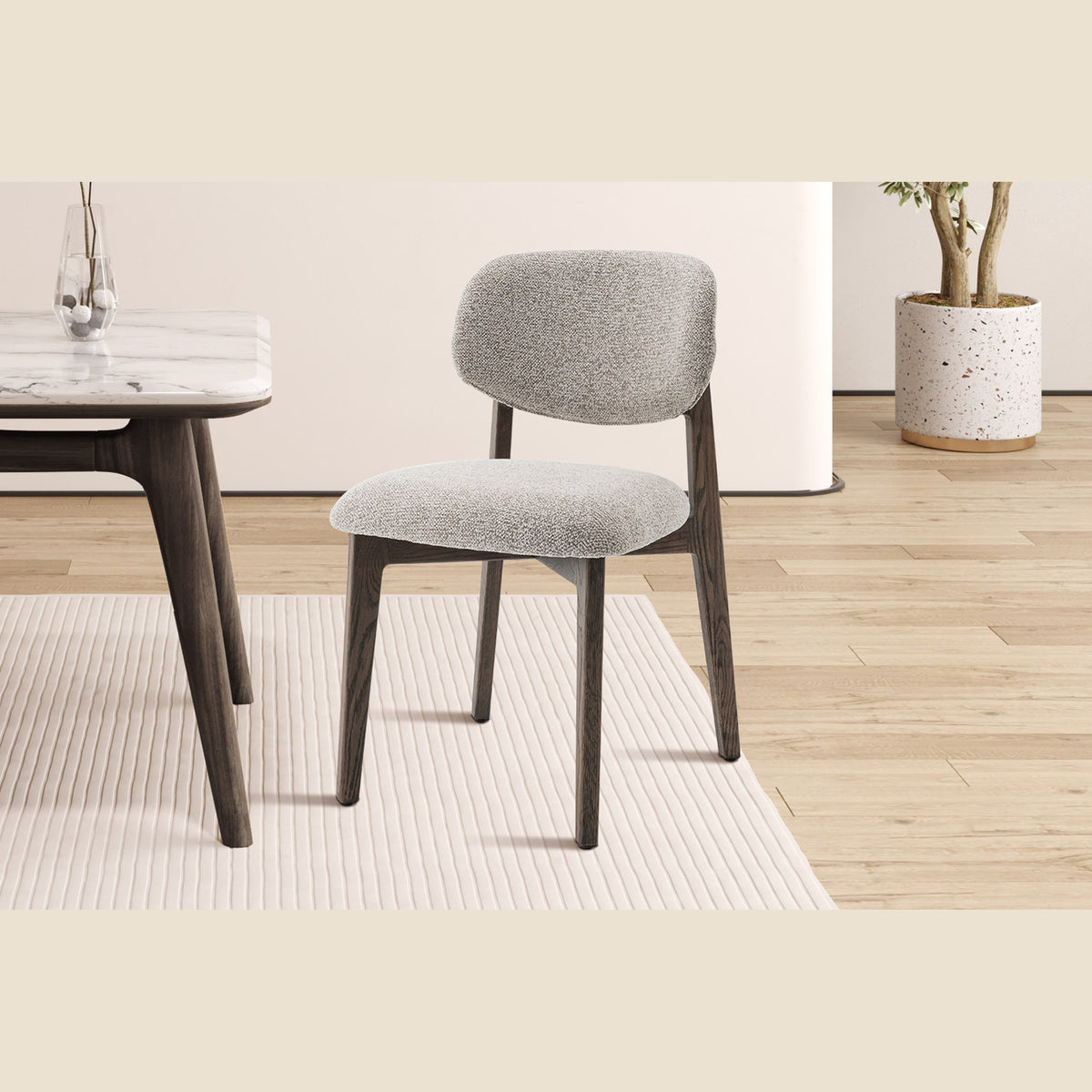 Chaise Carmen — Chêne massif et tissu