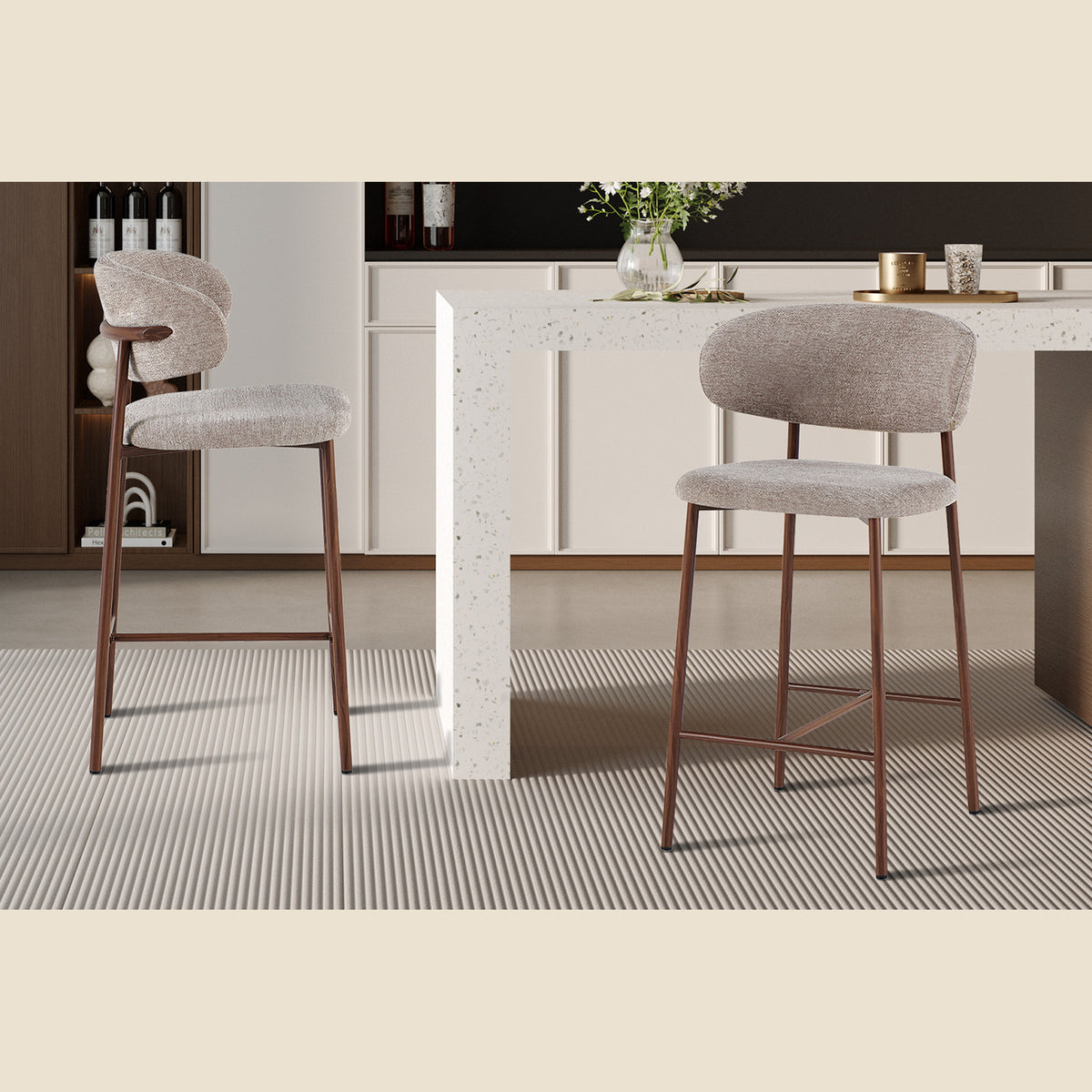 Chaise de comptoir Coco — Tissu chiné, pied naturel ou noyer