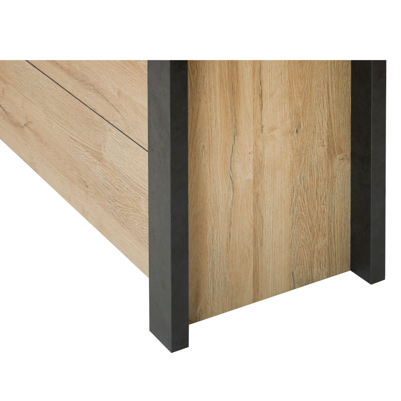 Détail pied et angle de la commode Phaedra : façade FRENCH OAK et pied NOX