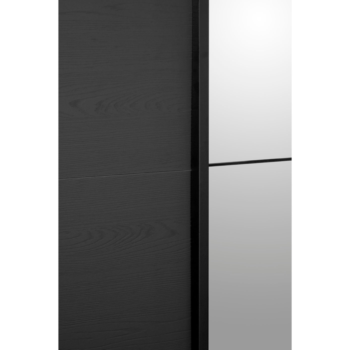 Détail porte miroir armoire Rosie NOX : porte NOX et porte miroir côte à côte, profil noir mat