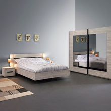 Ensemble chambre Margot VALONIA : lit double avec deux chevets et armoire 2 portes coulissantes à miroir, finition chêne gris clair
