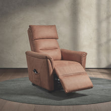 Fauteuil relax Mayenne en tissu cognac, vue de trois-quarts, position relax déployée