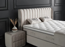 Lit Mabel — Boxspring beige, coffre & bout de lit inclus