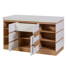 Rangement Urbino en panneaux revêtus WIT (blanc), buffet bas portes ouvertes et tiroir central sorti montrant les étagères intérieures en chêne