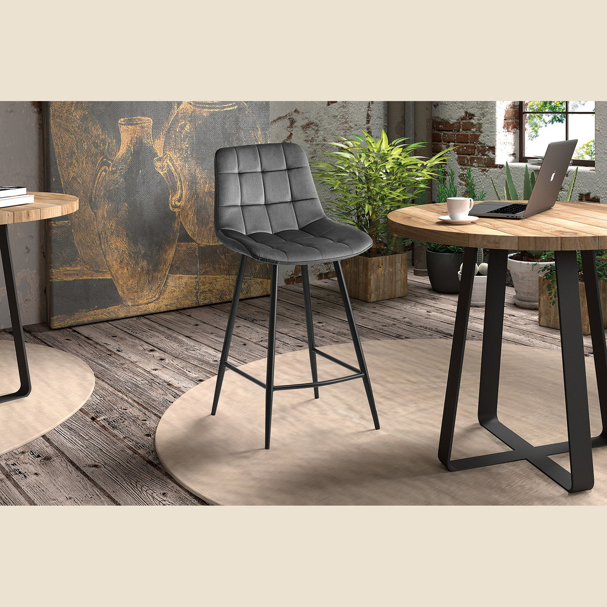 Chaise de comptoir Juta — Velours