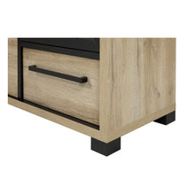 Salle à manger Rico (bi-ton Arizona Oak & Nero), détail du tiroir bas et du pied carré noir de la vitrine